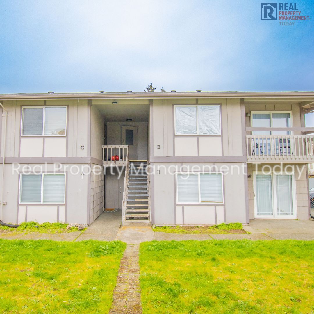 Tacoma Apartment: 4024 S Lawrence St