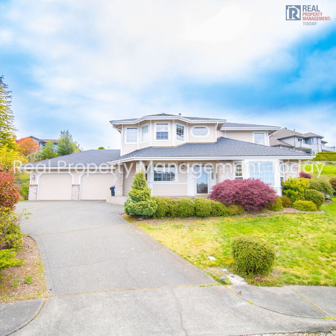 Tacoma House: 5315 Port View PL NE