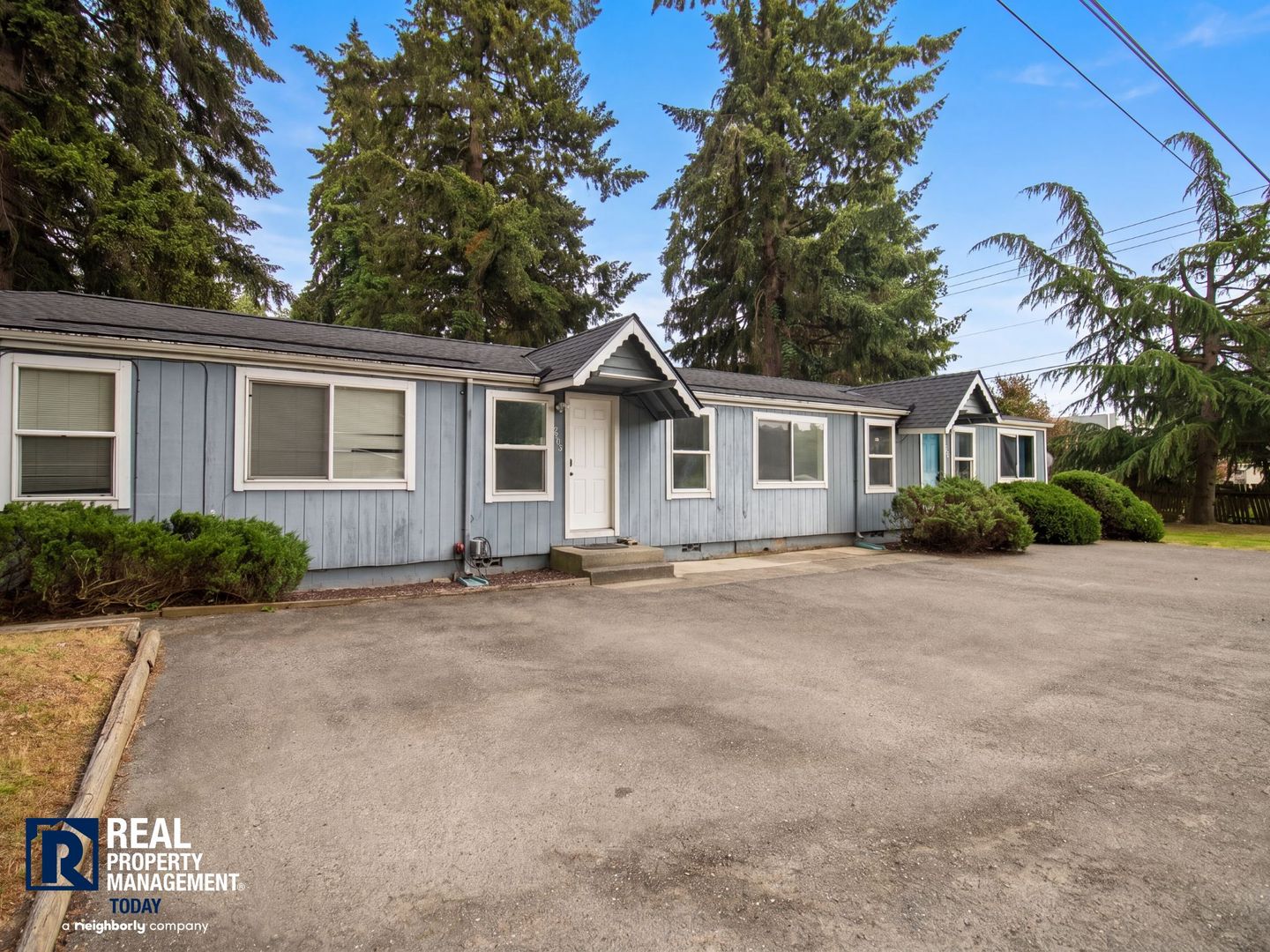 Puyallup Apartment: 7501-7505 156th St E