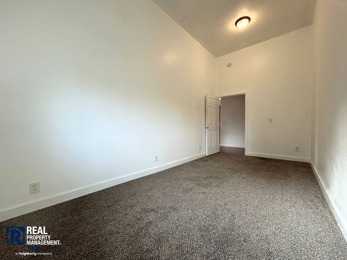 Puyallup Apartment: 2817 9th st SW