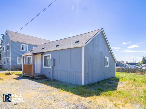 MOVE-IN SPECIAL! Completely Renovated 2 Bedroom Home Near PLU | New Kitchen & Stainless Appliances – photo 1