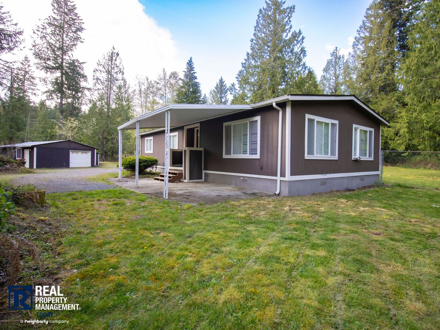 Graham House: 15314 224th st E