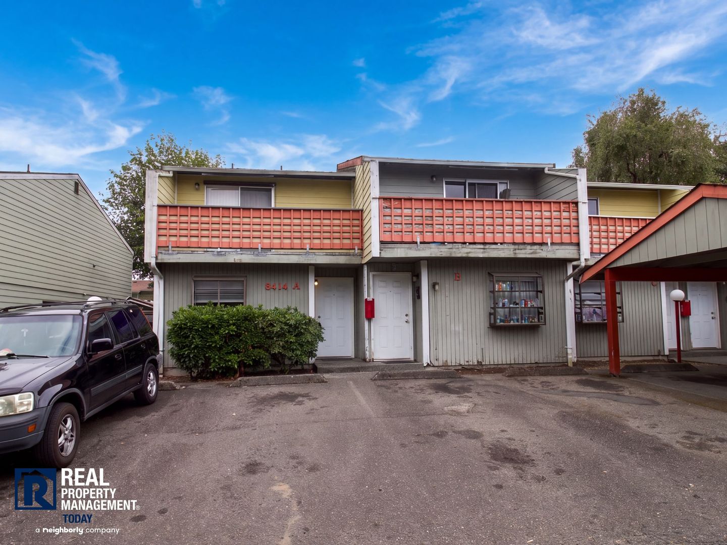 University Place Apartment: 8410 - 8414 27TH ST W