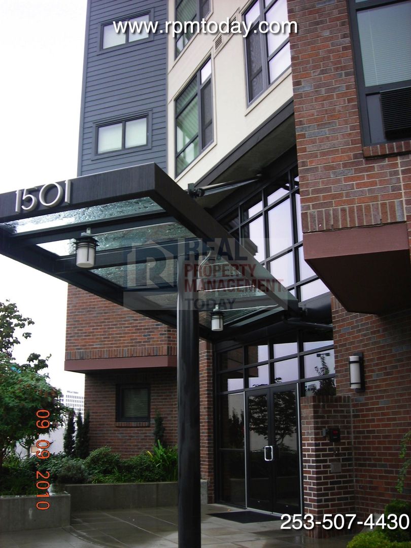 Tacoma House: 1501 Tacoma Ave S