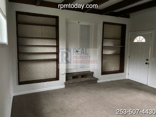 Room Available with Private Entrance! – photo 1