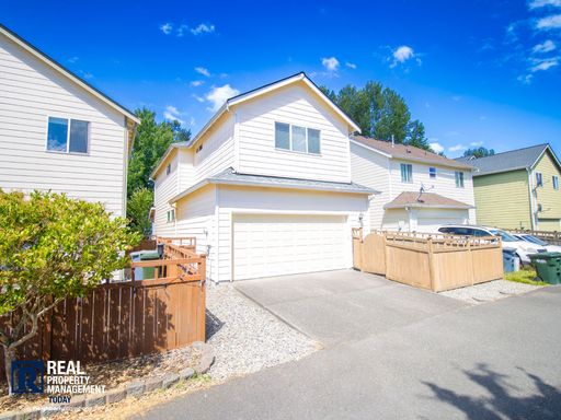 Spacious 4-Bedroom Fife Home | Fenced Patio & 2-Car Garage