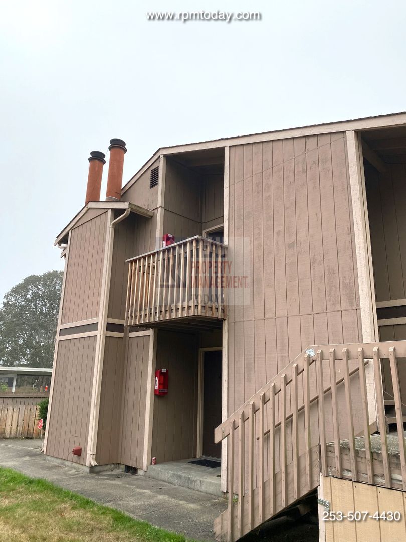 Spanaway Apartment: 117 162nd St S