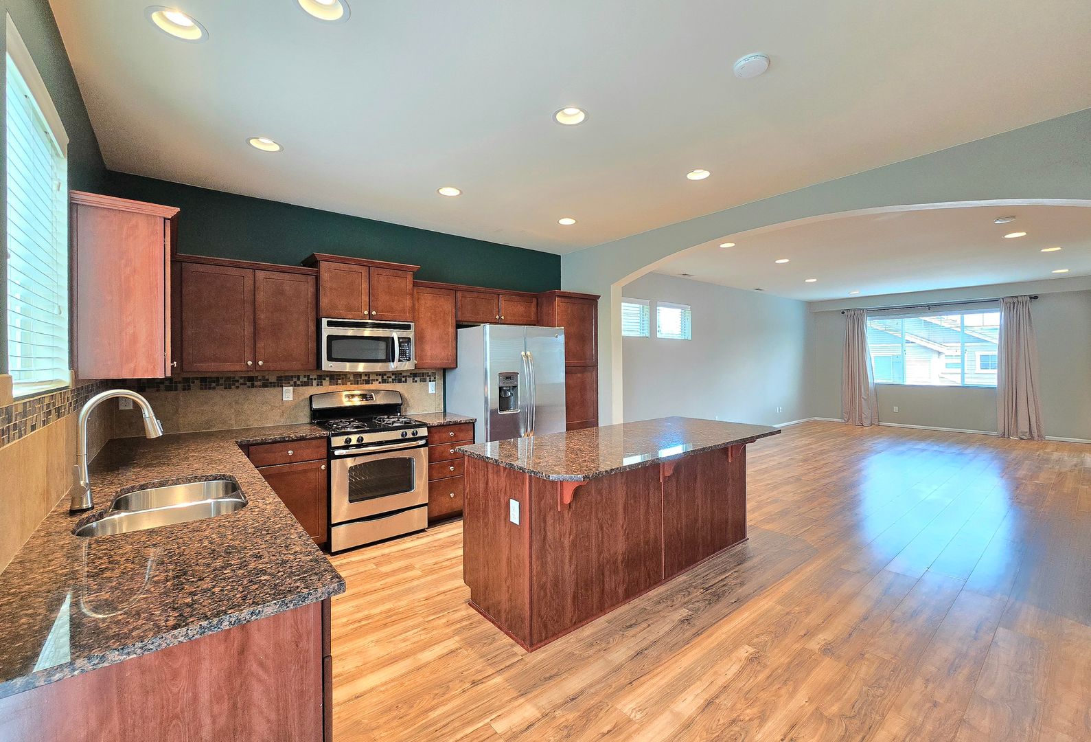 Lake Stevens House: 1216 92nd Ave NE