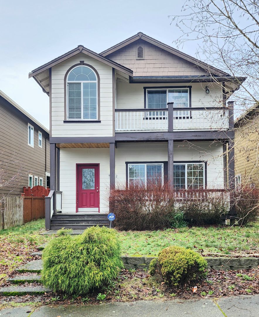 Everett House: 7332 Olympic Dr