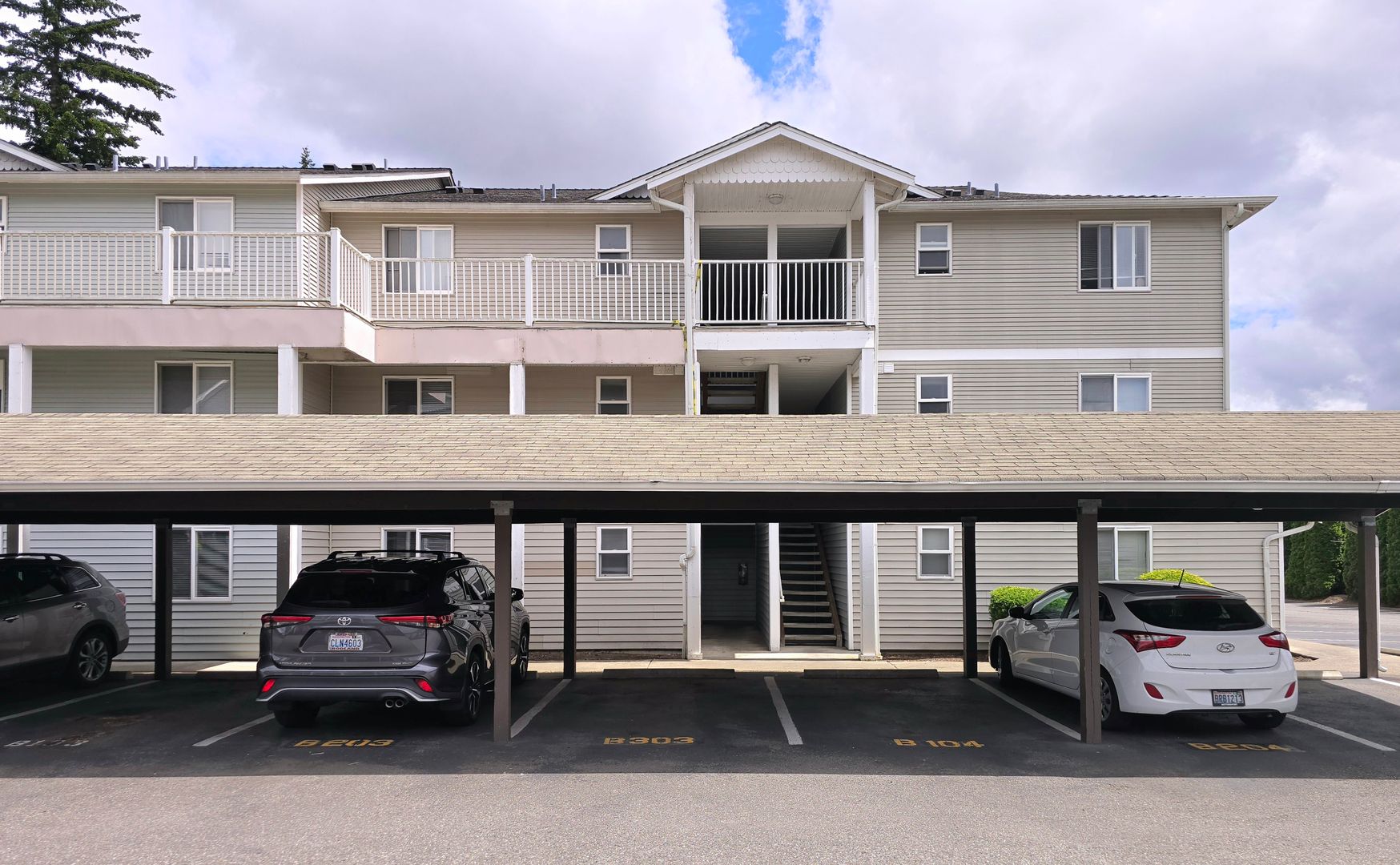 Marysville Apartment: 11811 State Ave
