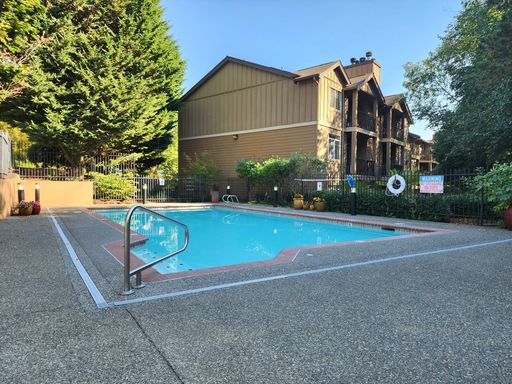 Bothell Condo - First month's rent FREE! Pet Friendly – photo 1