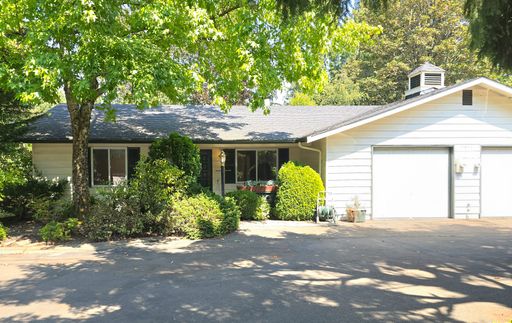 2 Bedroom Unit with Bonus Room in Edmonds Now Available! – photo 1