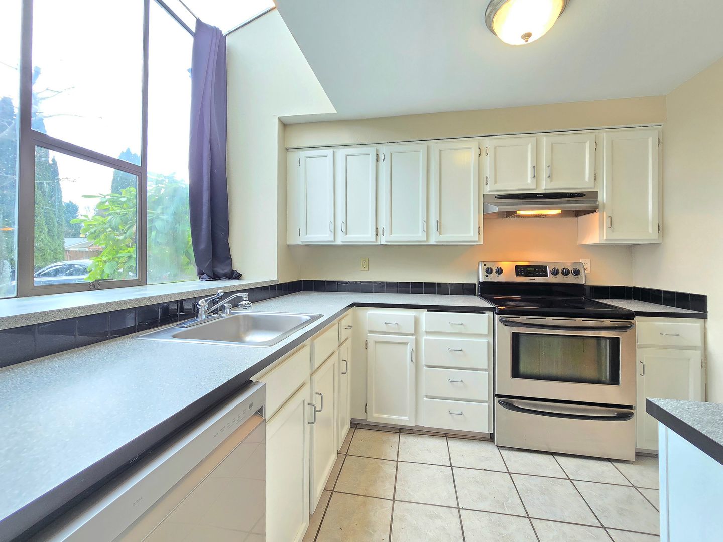 Marysville House: 4817 76th St NE