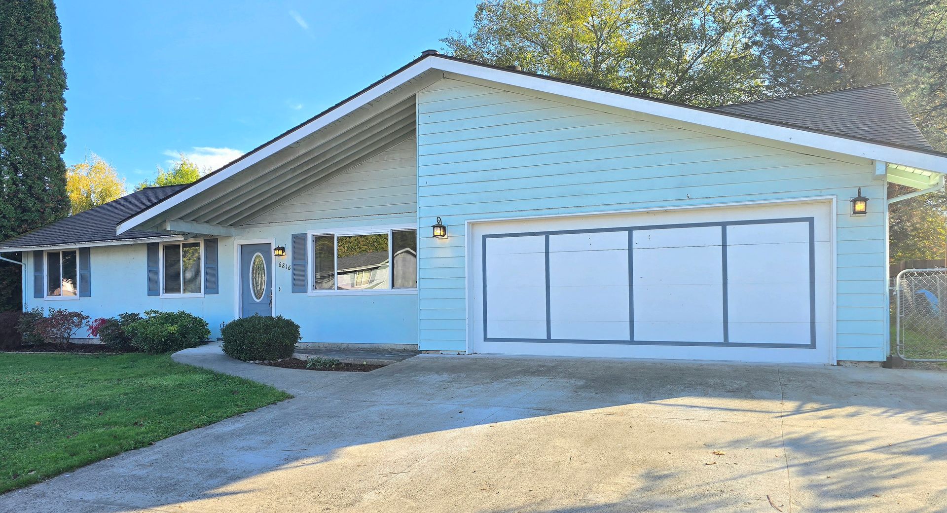 Marysville House: 6816 89th Pl NE