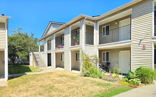 2 Bedroom/ 1 Bath Ground Floor Apartment Available in Marysville