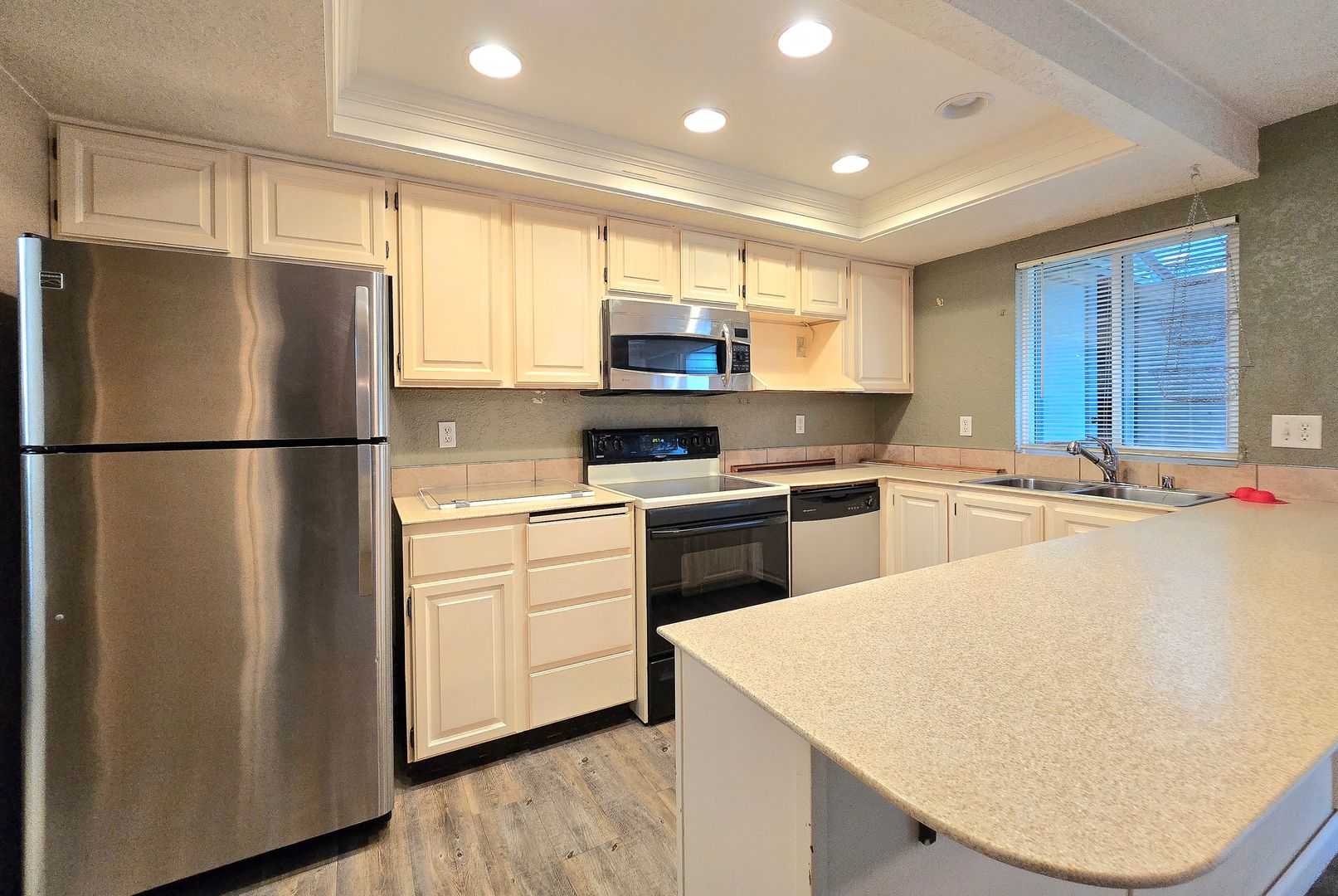 Everett House: 12600 4th Ave W