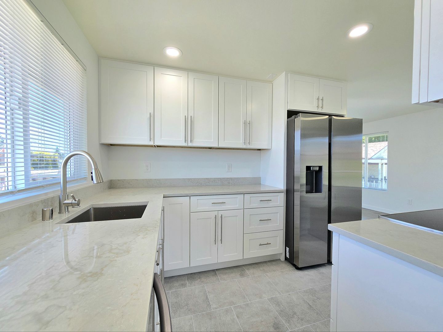 Everett Apartment: 1421 Pine St