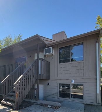 Downstairs unit in a 4 plex – photo 1