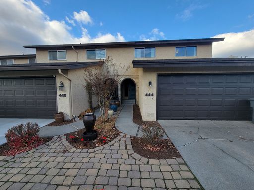 Luxury Condo Living with Panoramic Golf Course Views – photo 1