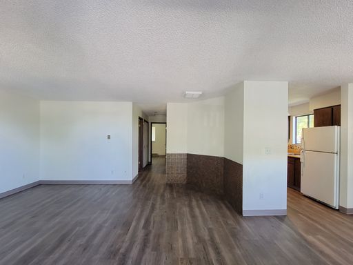 *MOVE IN SPECIAL - $500 OFF FIRST MONTH'S RENT* Updated 2-Bedroom Apartment with Spacious Layout in Kennewick – photo 1