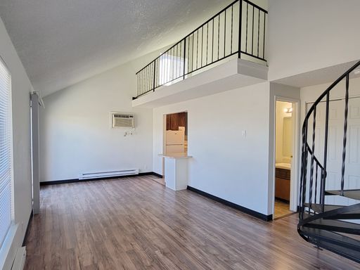 *MOVE IN SPECIAL - FIRST MONTH'S RENT FREE* Cozy Loft in Kennewick – photo 1