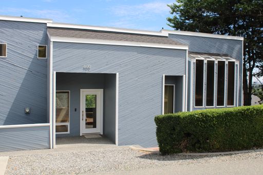 Beautiful Vintage Home – photo 1