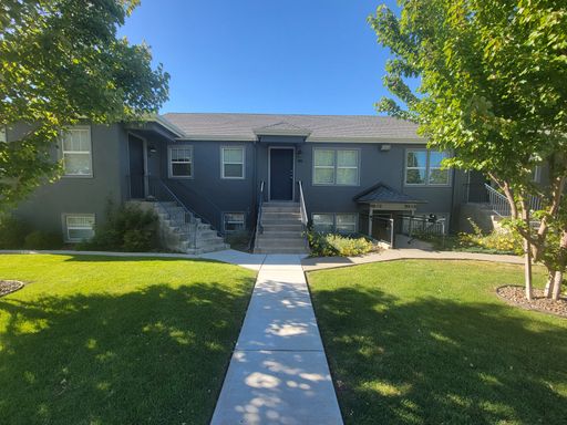 Updated 2 Bed / 1 Bath Apartment in Pasco with On-Site Laundry – photo 1