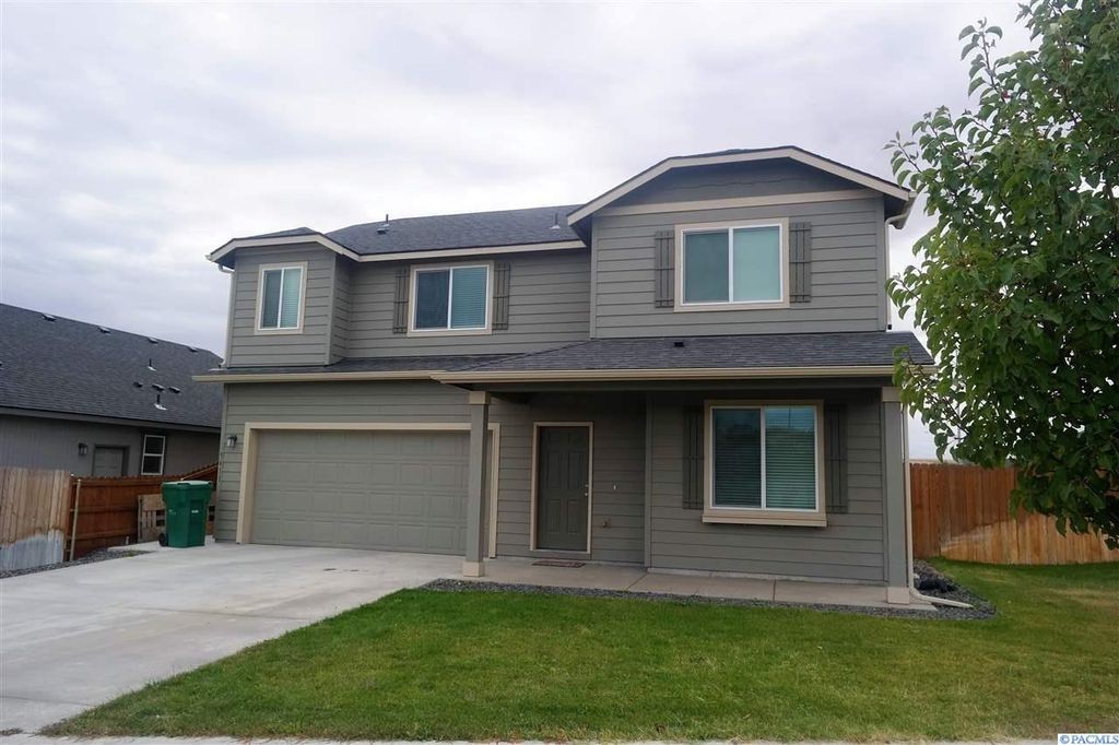 Kennewick House: 9411 W 5th Pl