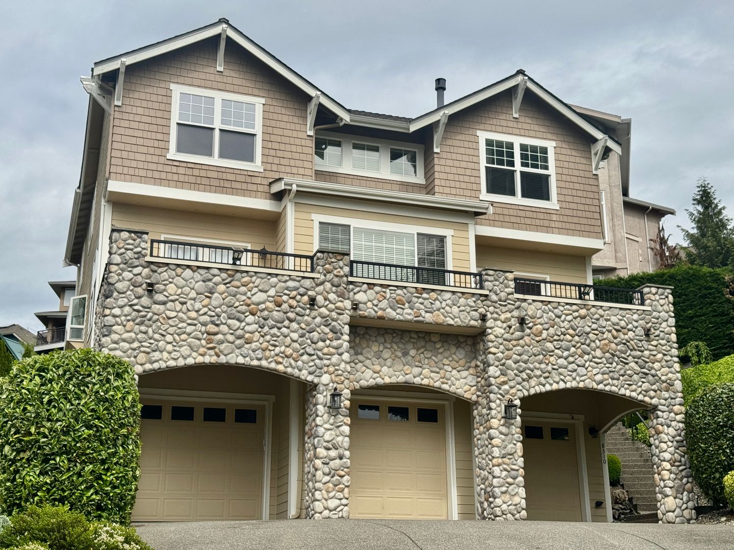 Kenmore House: 8310  NE 187th Way