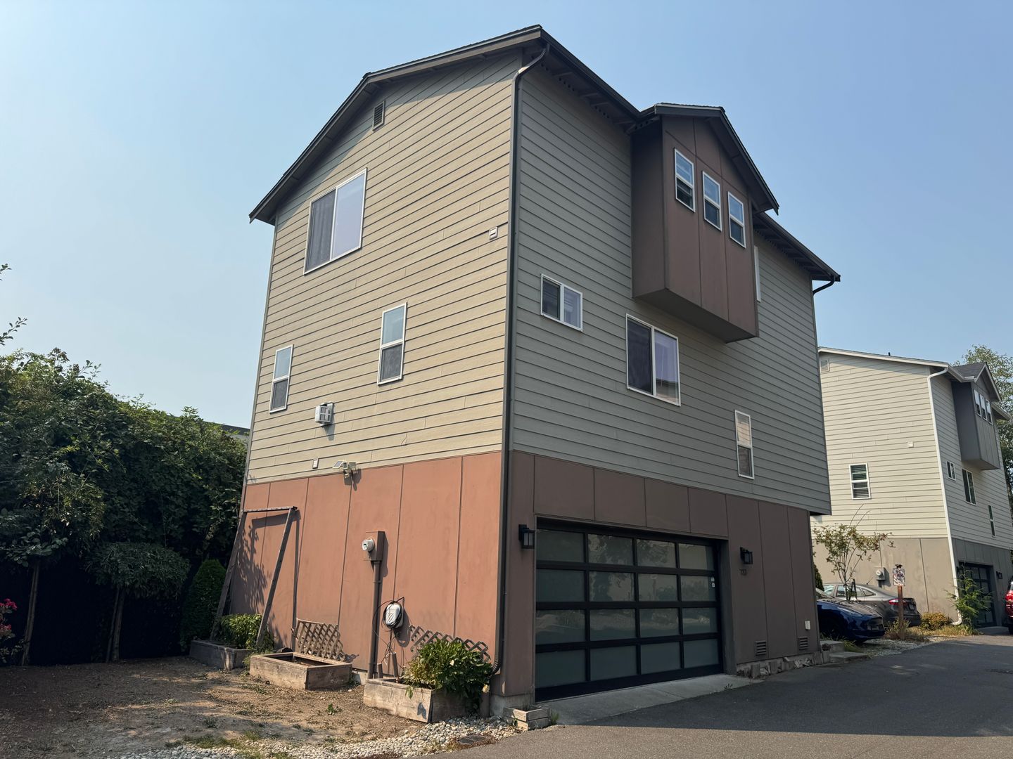 Everett Townhome: 733 106th PL SW