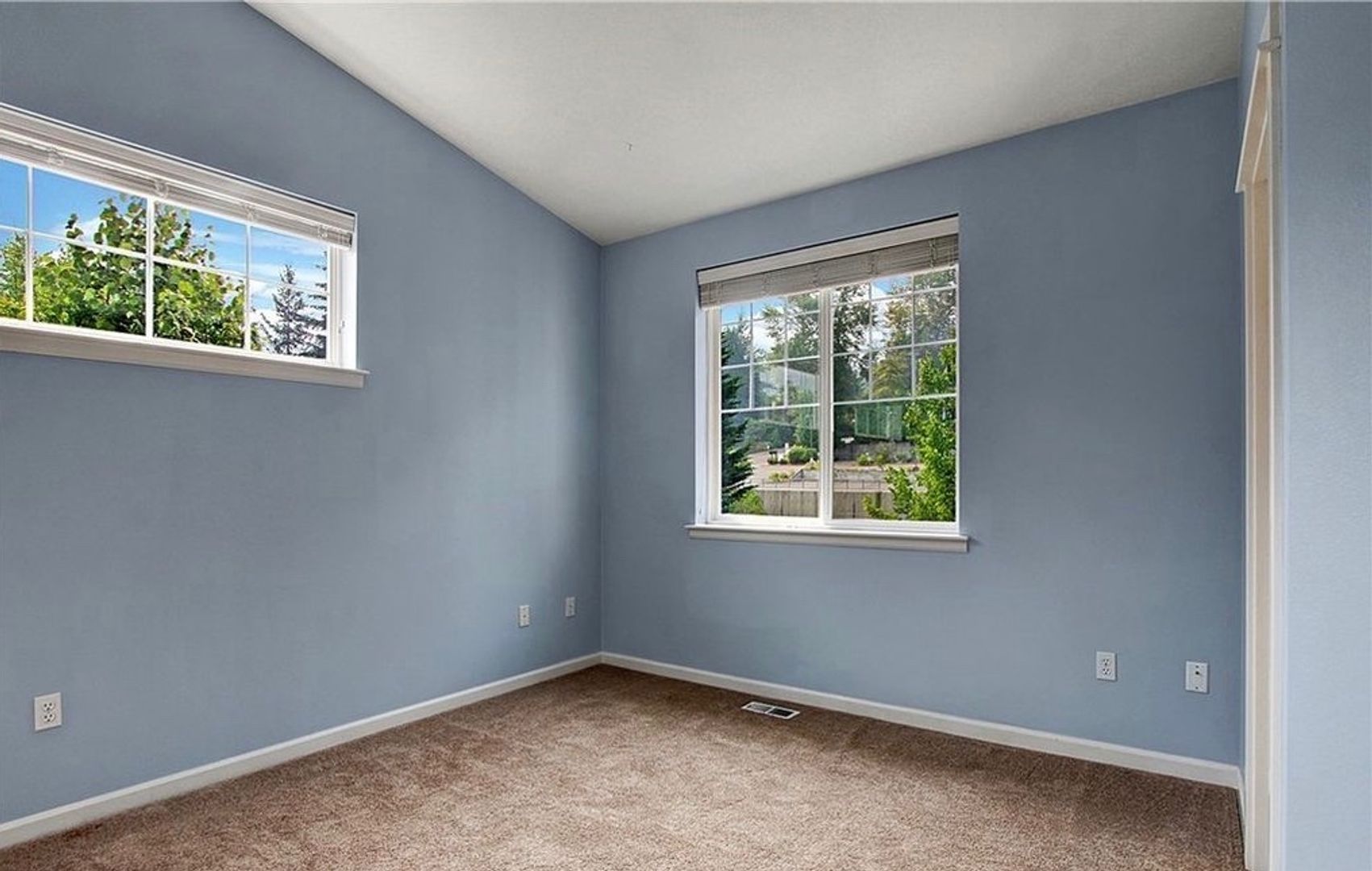Bellevue House: 2030 132nd Ave. SE #312