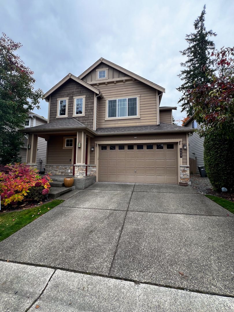 Bothell House: 19614 2nd Dr SE