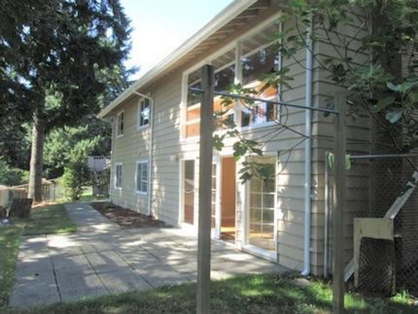 Bellevue Apartment: 533 157th Ave SE