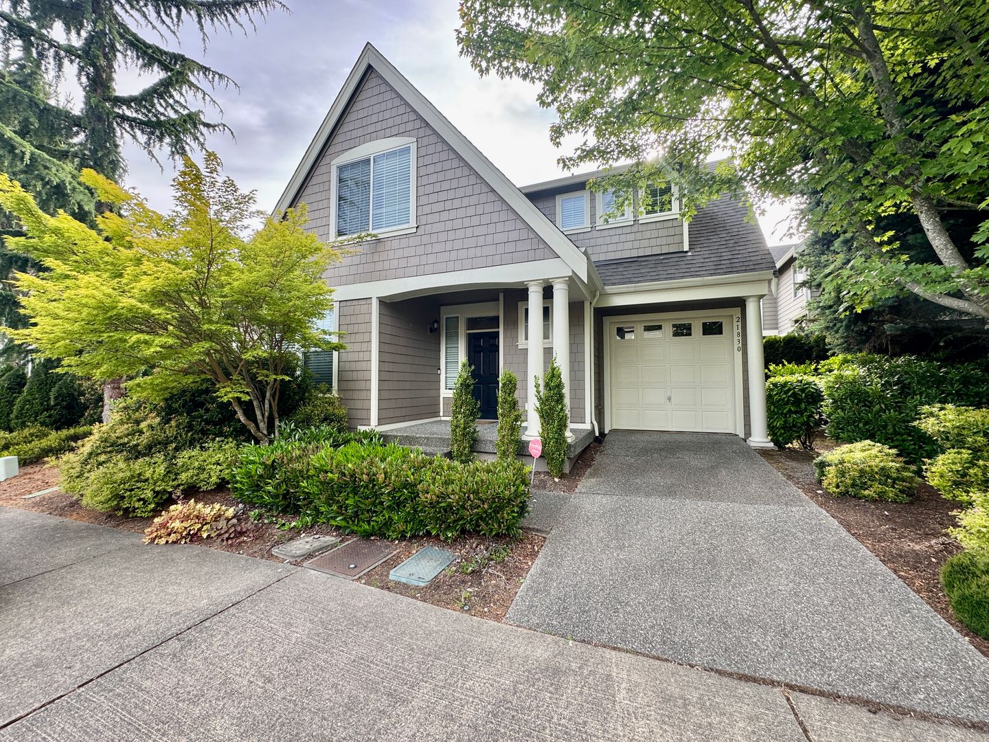 Bothell House: 21830 38th Dr SE