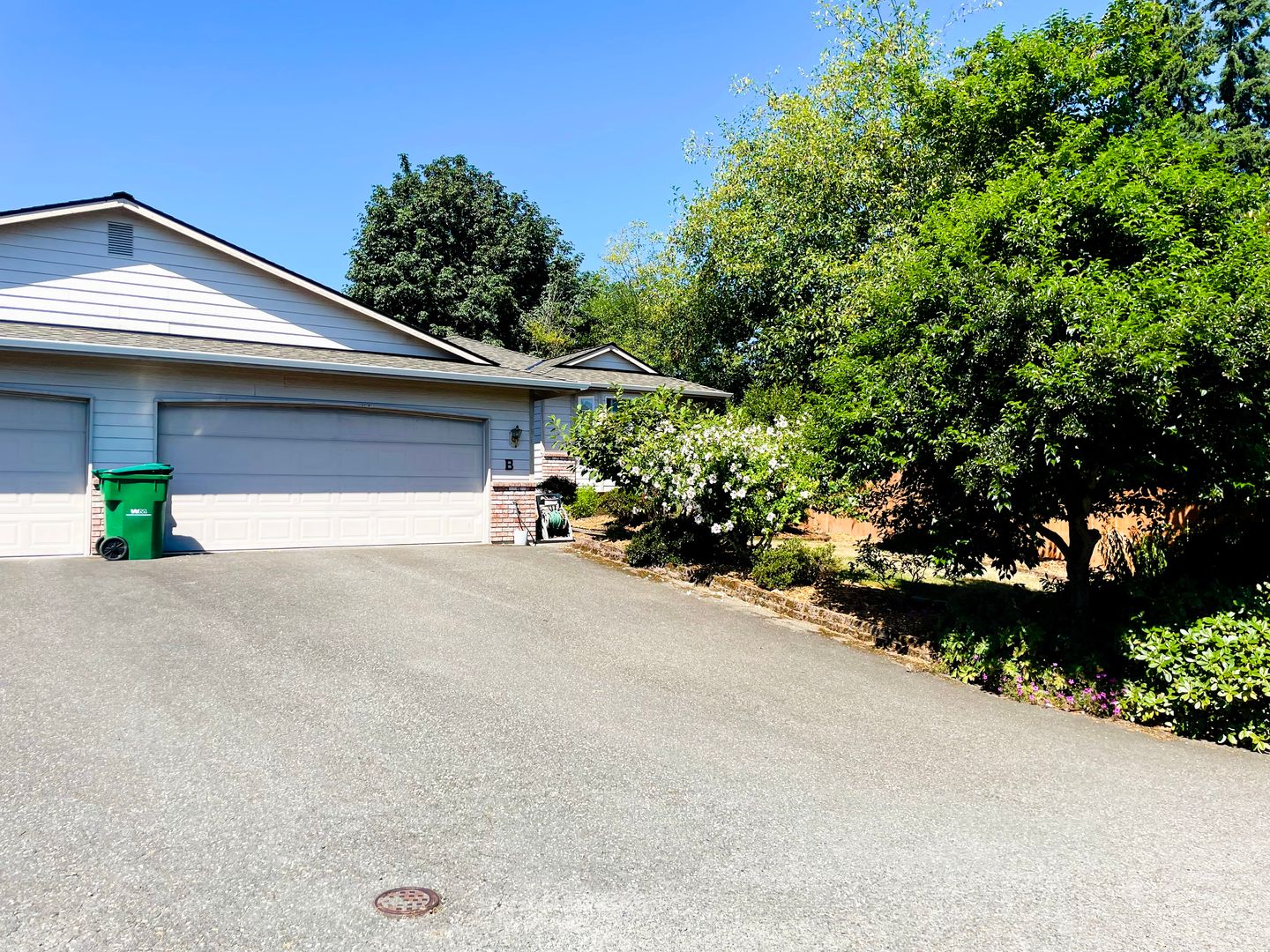 Lynnwood House: 3022 Russell Way #B