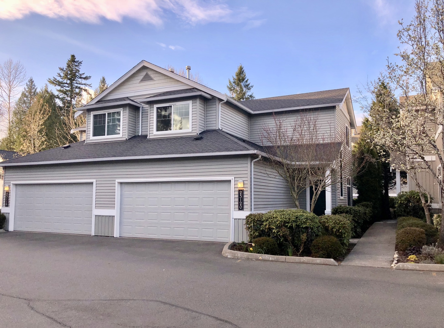 Sammamish House: 23120 NE 8th Pl