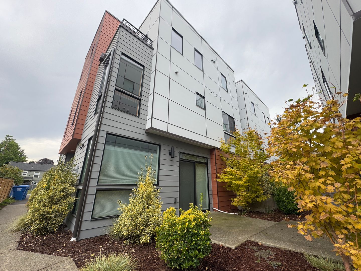 Seattle Townhome: 541 S Cloverdale St, Unit B