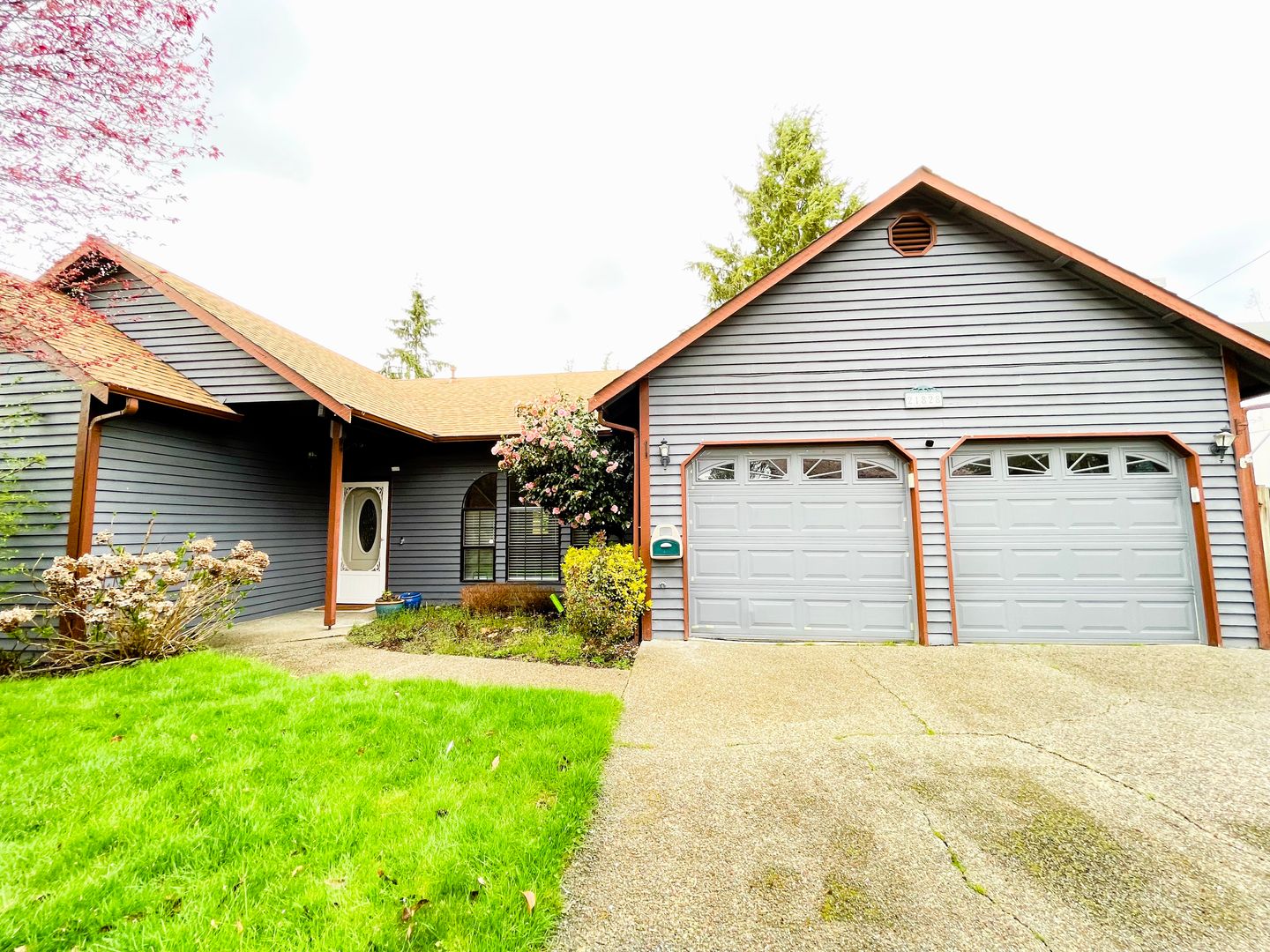 Maple Valley House: 21828 SE 269th St
