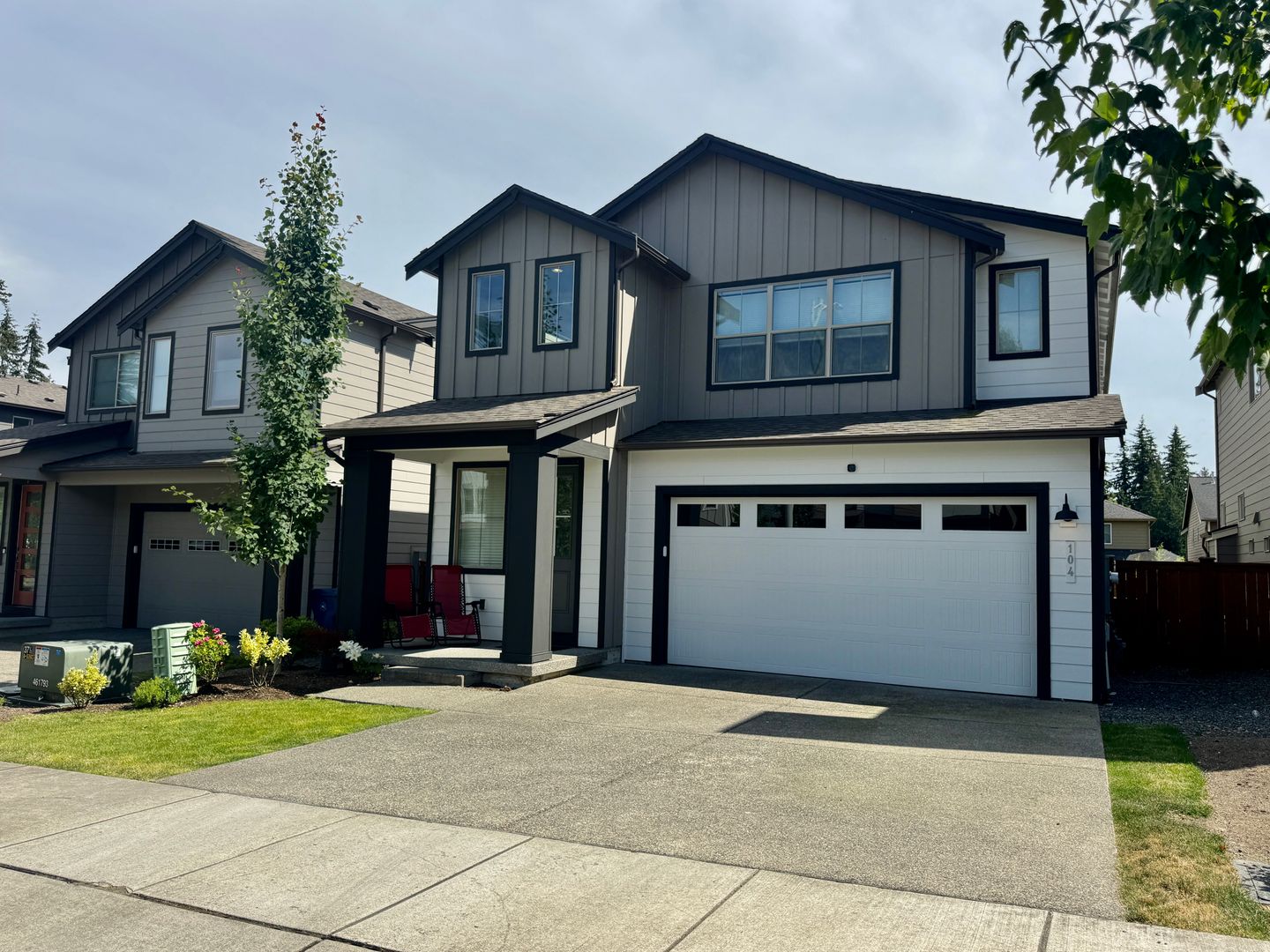 Lynnwood House: 104 151st St SW