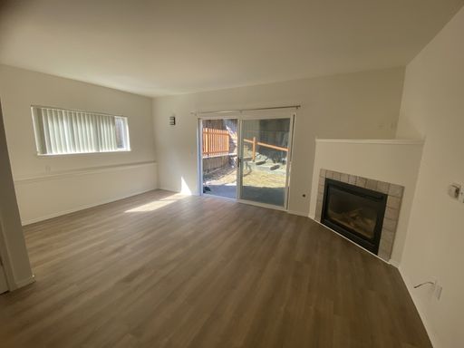 Freshly Updated 3-Bedroom, 2.5-Bath Townhome with Prime Location in Seattle – photo 1