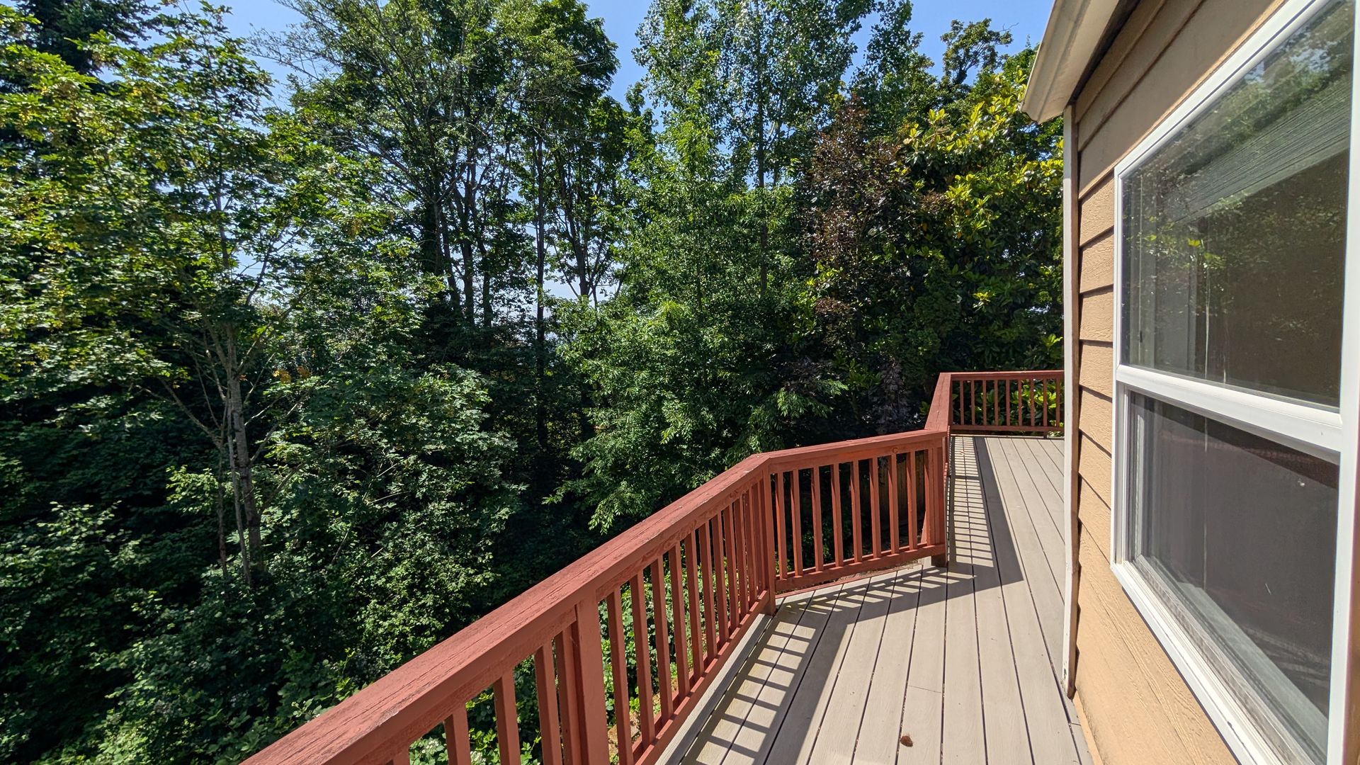 Kirkland House: 10253 NE 64th St