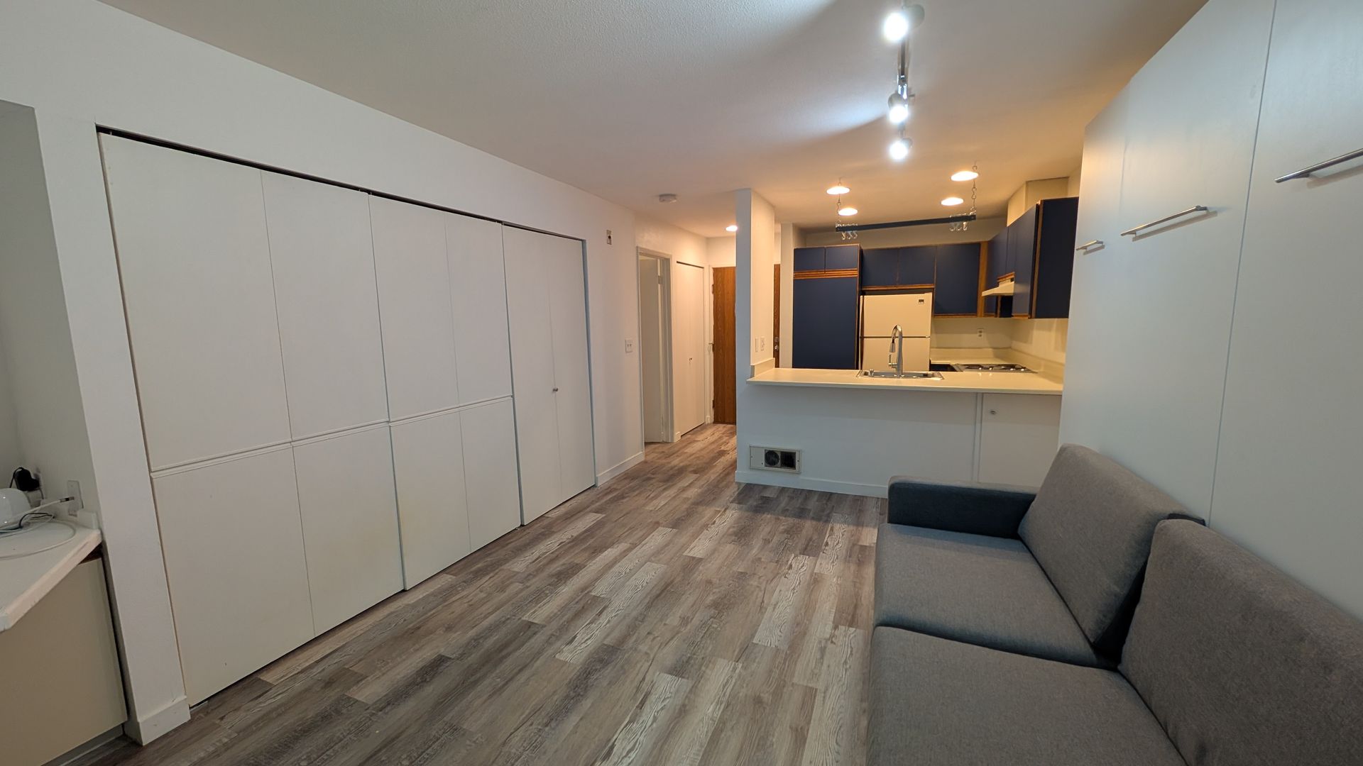 Seattle Condo: 211 Summit Ave East Unit S-212
