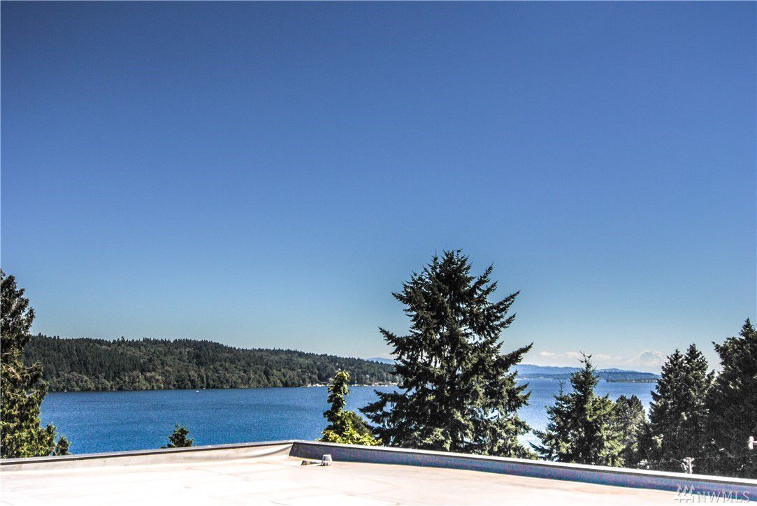 Lake Forest Park House: 3825 NE 155th PL Unit 301