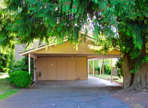 Amazing Duplex Unit in the View Ridge Madison Area! – photo 1