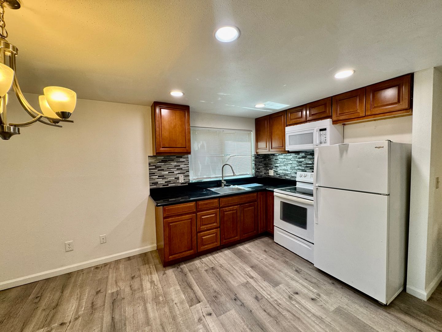 Seattle Apartment: 1701 Sturgus Ave S