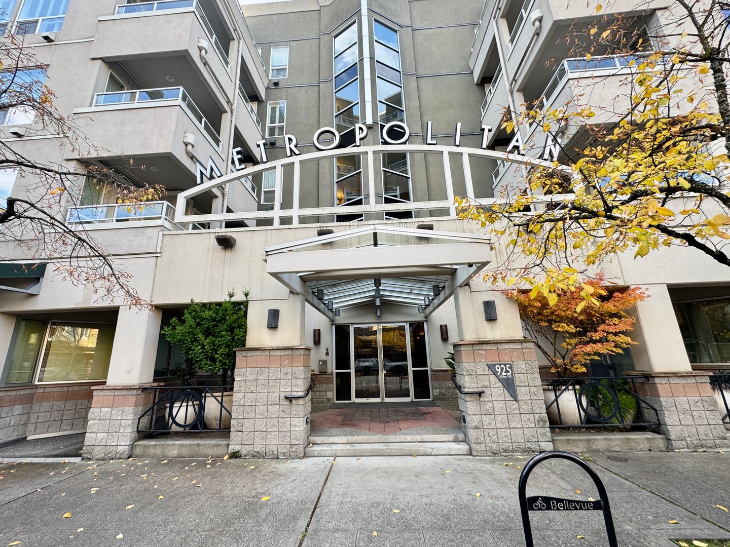 Bellevue Condo: 925 110th Ave NE #405
