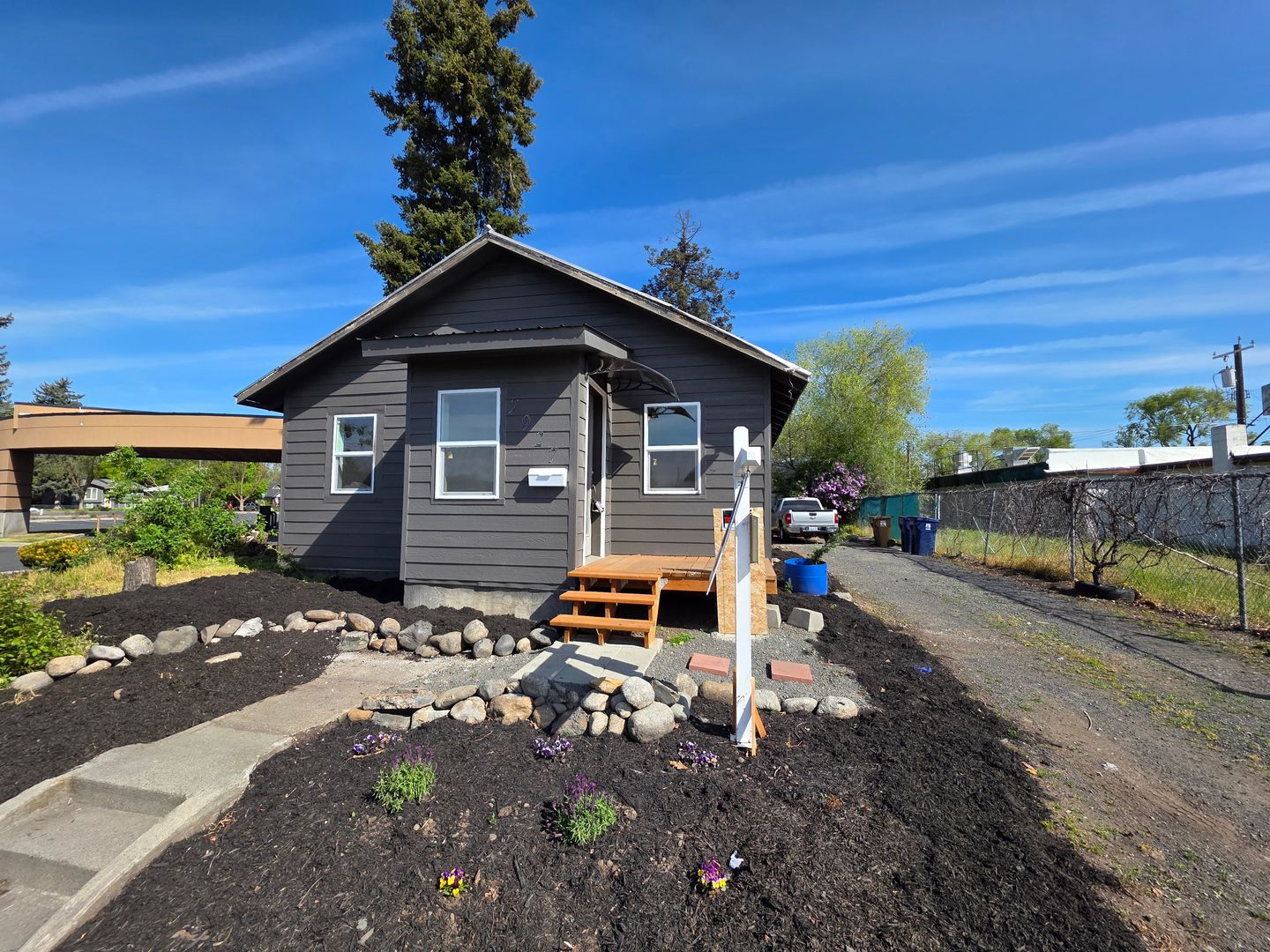Spokane House: 2927 E Mission Ave