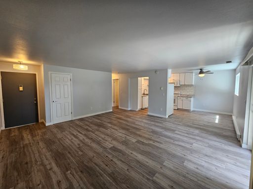 Beautifully Remodeled Condo in the Valley – photo 1