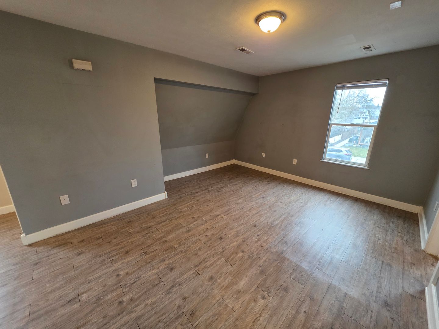 Spokane House: 613 W Knox Ave