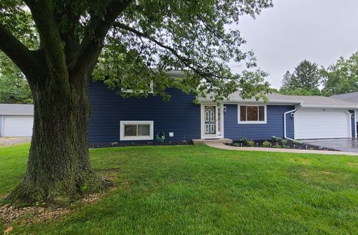 Spacious 3-Bedroom Home with a Fenced Yard – Walk to Beautiful Lake Geneva! – photo 1